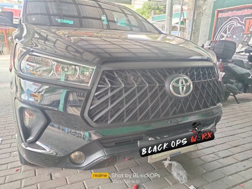 TOYOTA INNOVA LEXUS GRILL